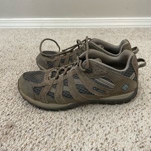 Columbia hiking shoes
